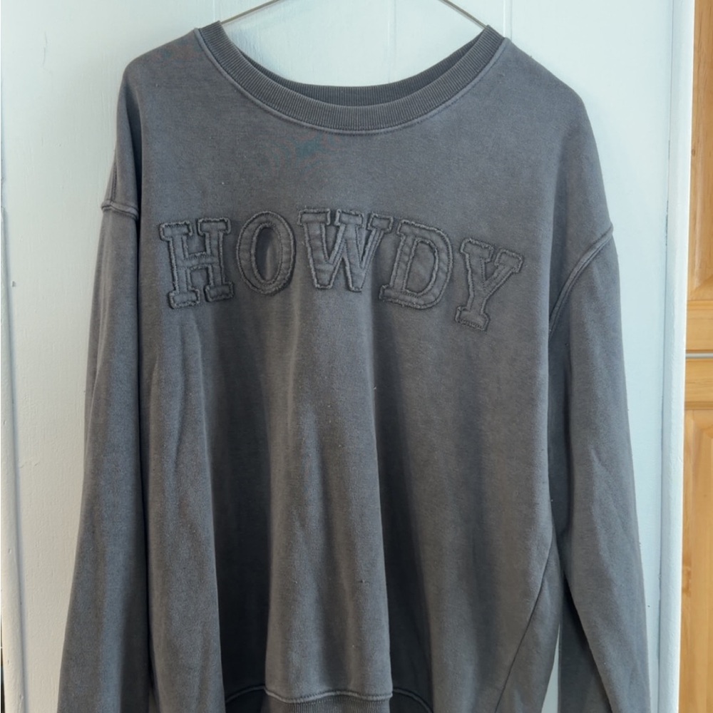 Gray 'Howdy' Sweatshirt